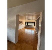 5 Zimmer Wohnung - 300.000,00 EUR Kaufpreis, in Kirchheim am Neckar (PLZ: 74366)