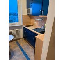 Erlangen 91056: Möbliertes 1-1,5-Zi Apartment + Stellplatz