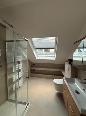 Foto - Kernsanierte moderne 3-Zimmerwohnung im DG, Erstbezug, Balkon