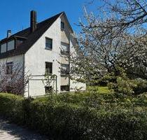 Doppelhaushälfte (Zweifamilienhaus) mit Garagenanteil - Satteldorf