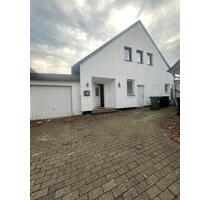 Haus zu mieten - 700,00 EUR Kaltmiete, ca.  100,00 m² in Ganderkesee (PLZ: 27777)