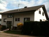 Foto - 3 Zimmer DG-Wohnung, EBK, Balkon, Carport, Ortsrandlage