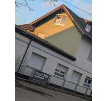 Lagerhalle 250 qm ebenerdig , mit Büro ,Küche &Toiletten - Graben-Neudorf