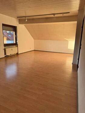 Foto - 3 Zimmer Dachgeschoßwohnung zur Miete in Rüsselsheim am Main