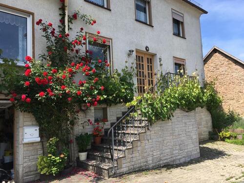 Foto - Zweifamilien-Massivhaus zu verkaufen