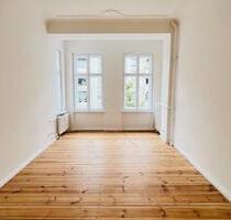 Wunderschöne 2-Zimmer-Altbauwohnung im Zweitbezug nach Modernisierung mit Balkon & Einbauküche - Berlin Mitte