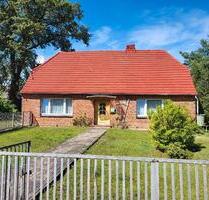 Einfamilienhaus + großes Grundstück. Erst anpacken dann einziehen - Ludwigslust