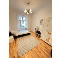 Fully furnished room in 2 rooms flat - central - female roommate - Berlin Mitte