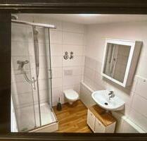 Erdgeschosswohnung mit eigener Haustüre - Sinsheim