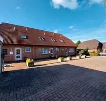 3 er Reihenhaus - 700.000,00&nbsp;EUR Kaufpreis, ca.&nbsp; 300,00&nbsp;m&sup2; in Upgant-Schott (PLZ: 26529)