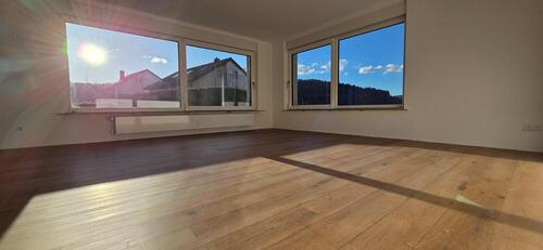 Foto - Erstbezug nach umfassender Sanierung:3-Zimmer Wohnung am Waldrand