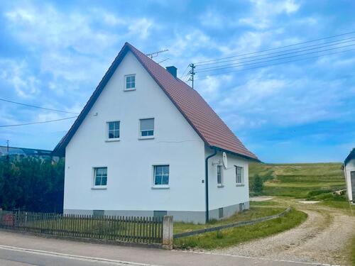 Foto - 1157 qm großes Grundstück. Einfamilienhaus mit Einliegerwohnung
