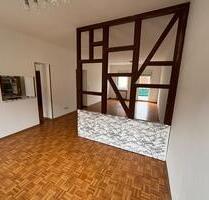 Großzügige 4-Zimmer-Wohnung (108 m²) mit großer Terrasse & Einbau - Bad Brückenau