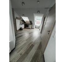 Dachgeschoss Wohnung kühlsheim, 30 min von Würzburg weg ! - Külsheim