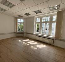 Großzügige und helle Büroflächen in zentraler Lage ab sofort zu vermieten - Erfurt Johannesplatz