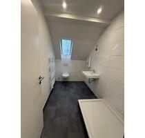 Große 2,5 Zimmer DG-Wohnung in Altenessen