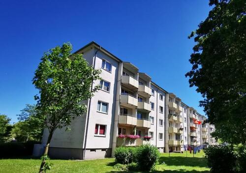 Foto - Erstbezug nach Sanierung - 3-Raum-Wohnung mit Balkon!