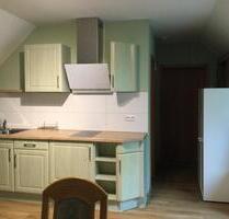 Dachgeschosszimmer - 400,00 EUR Kaltmiete, ca.  28,00 m² in Chemnitz (PLZ: 09113) Altendorf