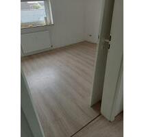 Sanierte 2-Zimmer-Wohnung in Stockelsdorf mit gr. Balkon+Parkpl.