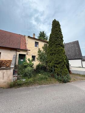 Foto - Grundstück mit Abrissreifem Haus