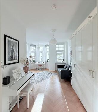 Foto - Provisionsfreie 3-Zi-Altbauwohnung - mit Erker & Balkon