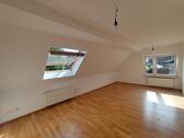 Foto - Großzügige Wohnung – ganze Etage für Sie allein – mit Carport