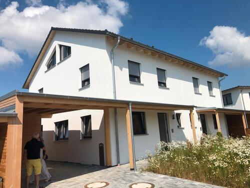 Foto - Neuwertige Doppelhaushälfte - von privat