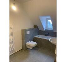 Modernes 2-Zimmer-Dachgeschoss – kernsaniert, lichtdurchflutet & im Herzen Bergen-Enkheims - Frankfurt am Main