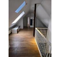 Dachgeschoss 3 zimmer Wohnung - 1.250,00&nbsp;EUR Kaltmiete, ca.&nbsp; 65,00&nbsp;m&sup2; in Offenbach am Main (PLZ: 63065)