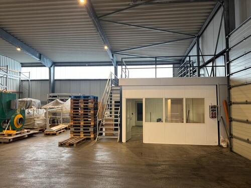 Foto - Lagerhalle 425qm m. Büro u. WC - 2.275,00 EUR Kaltmiete,
