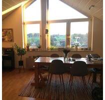 Sonnige 2,5-Zi-DG-Wohnung mit Einbauküche in Unterankenreute - Schlier