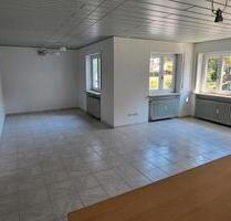 4-Zi.-Wohnung in Moosthenning, ca. 130qm, 2 Stellpl.+2 Balkone