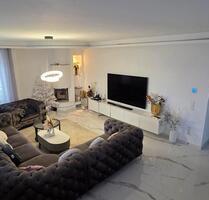 Luxus-Wohnung Fürth Vach | Kamin | 8K TV | Möbliert | Balkon