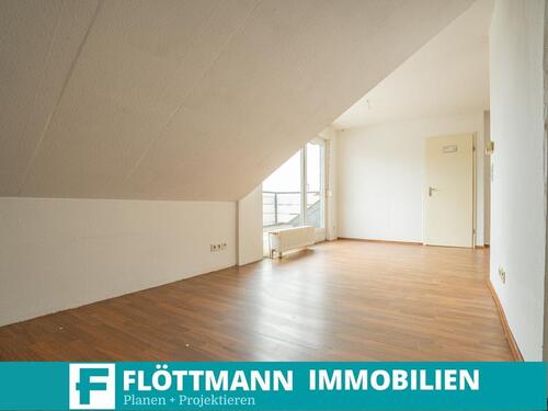 Foto - 2-Zimmer-Dachgeschosswohnung mit guter Anbindung an die Endstation Sieker!