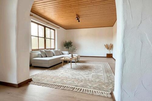 Foto - Ab sofort! 150 qm Wohneinheit, 4,5 Zimmer mit Balkon-bezugsfertig
