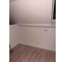 Wunderschöne neu sanierte&renovierte 80qm Dachgeschosswohnung - Selbitz