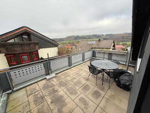 Foto - Schöne 2,5-Zimmer-Wohnung mit großzügiger Dachterrasse, Garage