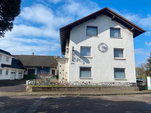 Foto - 10 Zimmer Mehrfamilienhaus, Wohnhaus zum Kaufen in Rheinmünster