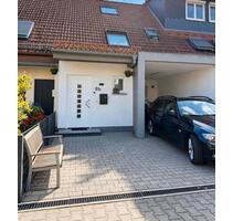 Modernisiertes Reihenmittelhaus mit Carport & Garten, Weiterstadt