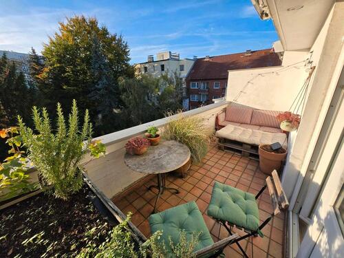 Foto - leise helle zentrale Wohnung möbliert zwei Zimmer Balkon Barmbek