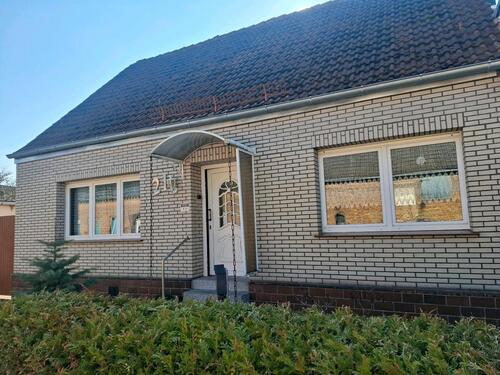 Foto - Haus Verkauf - 140.000,00&nbsp;EUR Kaufpreis, ca.&nbsp; 140,00&nbsp;m&sup2;