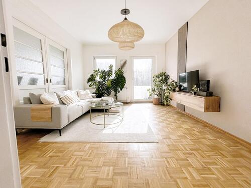 Foto - !ANNAHMESTOP! Großzügige und helle 4-ZKBB, mit Blick auf Kanal