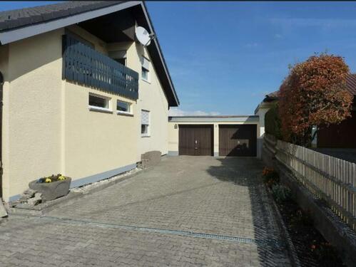 Foto - Dachgeschosswohnung, 91 113 qm, 3,5 Zimm., Doppelgarage, Garten