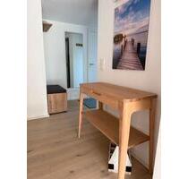 Helle & möblierte 2-Zimmer-Wohnung, eigener Eingang & Parkplatz - Starnberg