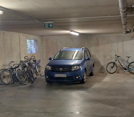 Foto - Geräumiger Tiefgaragen-Parkplatz -Stellplatz in Landau-Zentrum