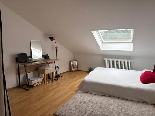 Foto - 3 Zimmer, Kü.-Einbauküche, Bad, Balkon, Pkw-Stellplatz