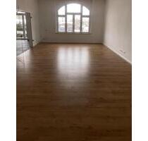 Wunderschöne 4-Zimmer Wohnung - 1.120,00&nbsp;EUR Kaltmiete, ca.&nbsp; 180,00&nbsp;m&sup2; in Bad Langensalza (PLZ: 99947)