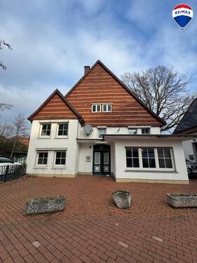 Foto - Keine Anrufe nur über Anfrage -Renovierungsbedürftiges Ein- bis Zweifamilienhaus im Herzen von Lage