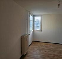 Helle 1-Zimmer Wohnung mit Einbauküche & TG-Stellplatz. - Homburg