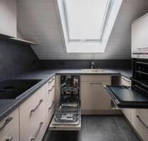 WG Zimmer Dachwohnung im 2. Stock zur Vermietung in Grenzach-Wyhl - Grenzach-Wyhlen